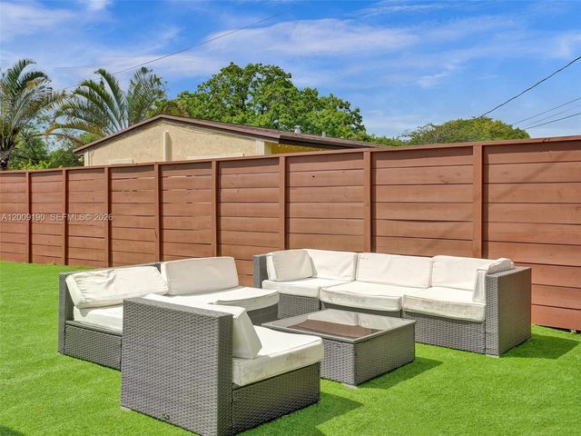 2461 SW 16th Ct, Fort Lauderdale, FL 33312