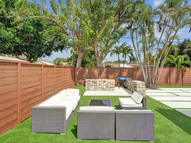 2461 SW 16th Ct, Fort Lauderdale, FL 33312