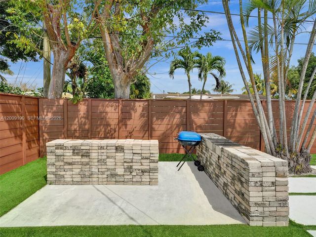 2461 SW 16th Ct, Fort Lauderdale, FL 33312