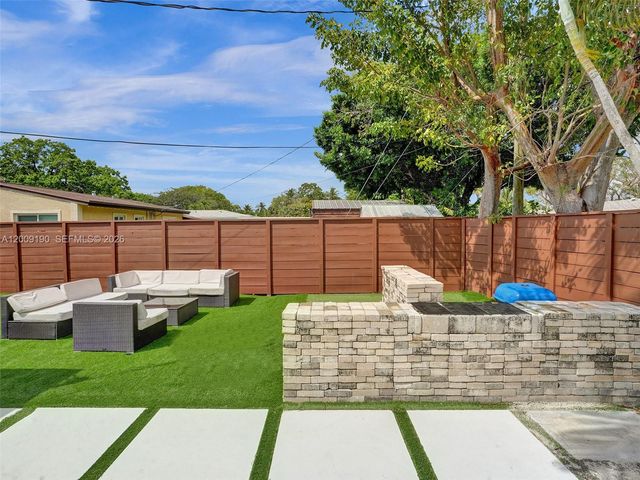 2461 SW 16th Ct, Fort Lauderdale, FL 33312