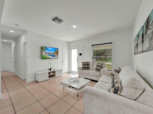 2461 SW 16th Ct, Fort Lauderdale, FL 33312