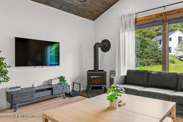 609 Route 32a, Palenville, NY 12463