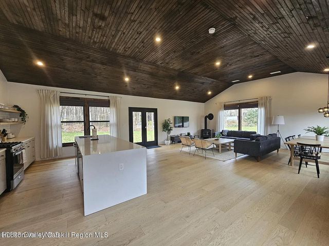 609 Route 32a, Palenville, NY 12463