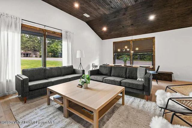 609 Route 32a, Palenville, NY 12463