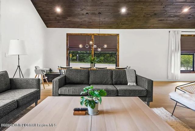 609 Route 32a, Palenville, NY 12463