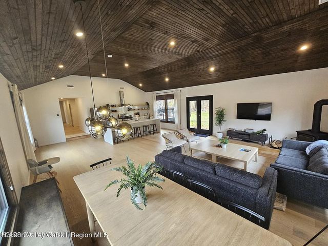 609 Route 32a, Palenville, NY 12463