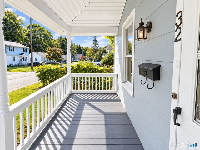 30 Essex Street, Manchester, CT 06040