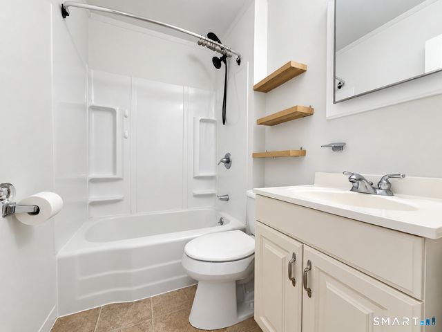 30 Essex Street, Manchester, CT 06040