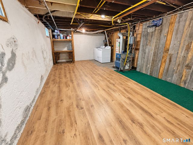 30 Essex Street, Manchester, CT 06040