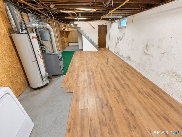30 Essex Street, Manchester, CT 06040