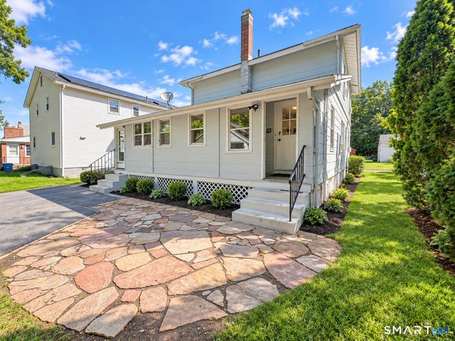 30 Essex Street, Manchester, CT 06040