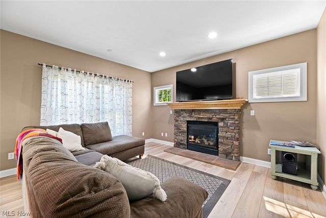 3407 Chadwick Drive, Uniontown, OH 44685