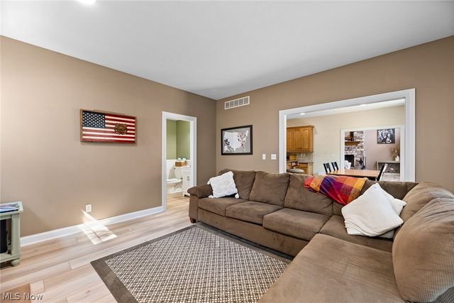 3407 Chadwick Drive, Uniontown, OH 44685