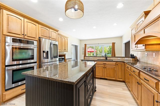3407 Chadwick Drive, Uniontown, OH 44685