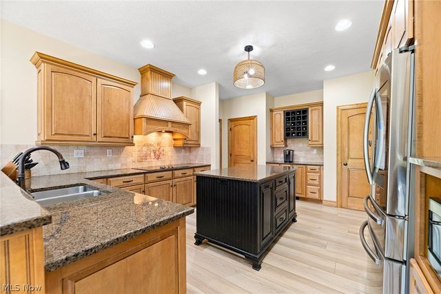 3407 Chadwick Drive, Uniontown, OH 44685