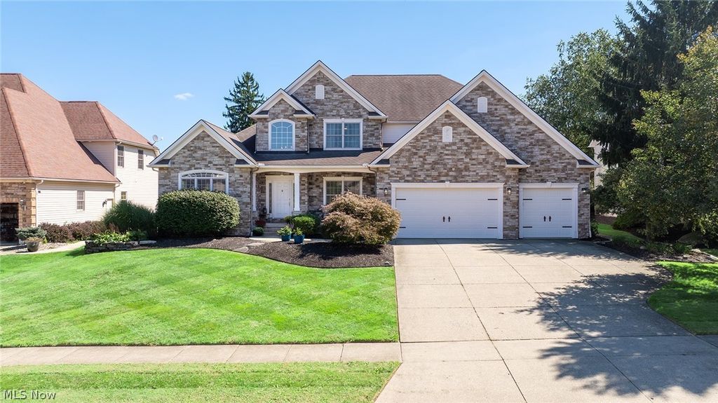 3407 Chadwick Drive, Uniontown, OH 44685