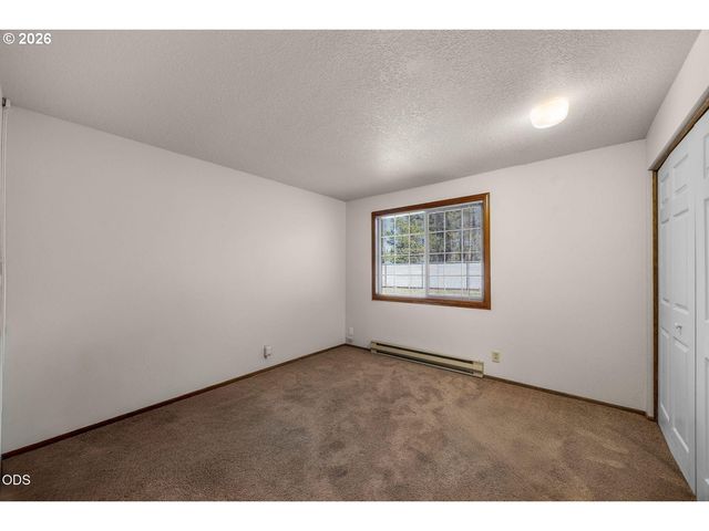 52300 GLENWOOD Dr, La Pine, OR 97739