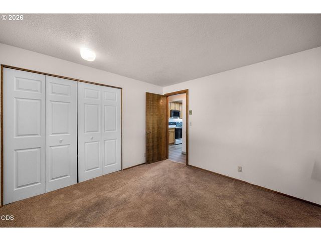 52300 GLENWOOD Dr, La Pine, OR 97739