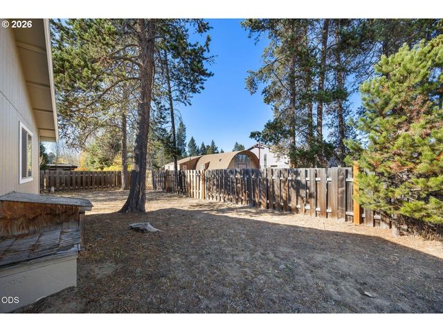 52300 GLENWOOD Dr, La Pine, OR 97739