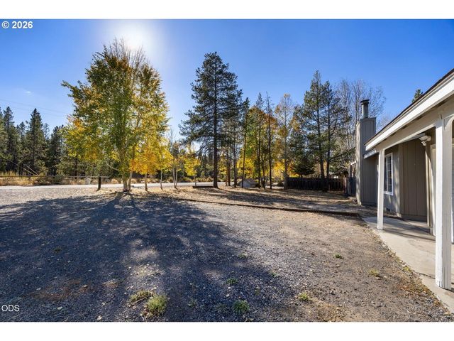 52300 GLENWOOD Dr, La Pine, OR 97739