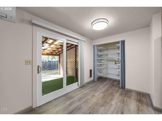 52300 GLENWOOD Dr, La Pine, OR 97739