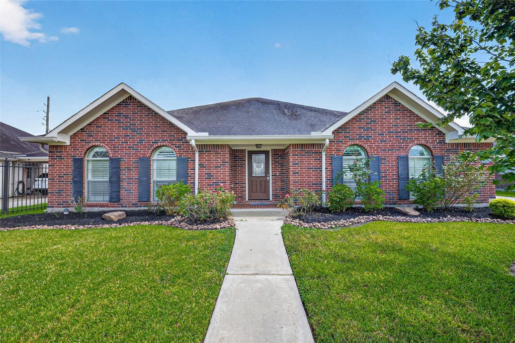 6710 Travis Street, Manvel, TX 77578