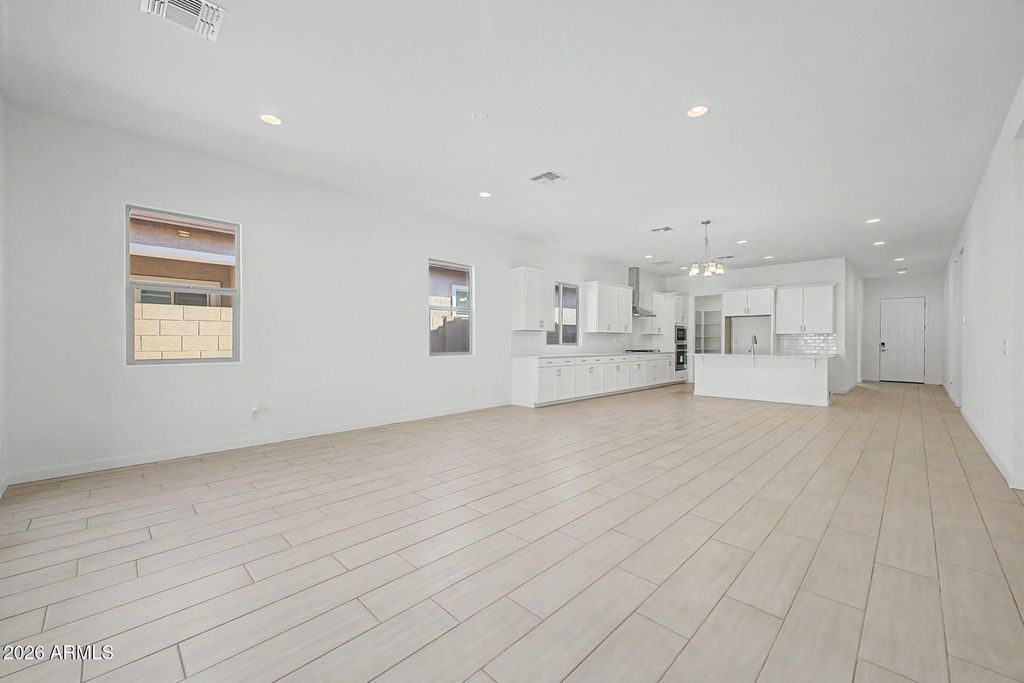 16982 W DESERT Lane, Goodyear, AZ 85338 — photo 4