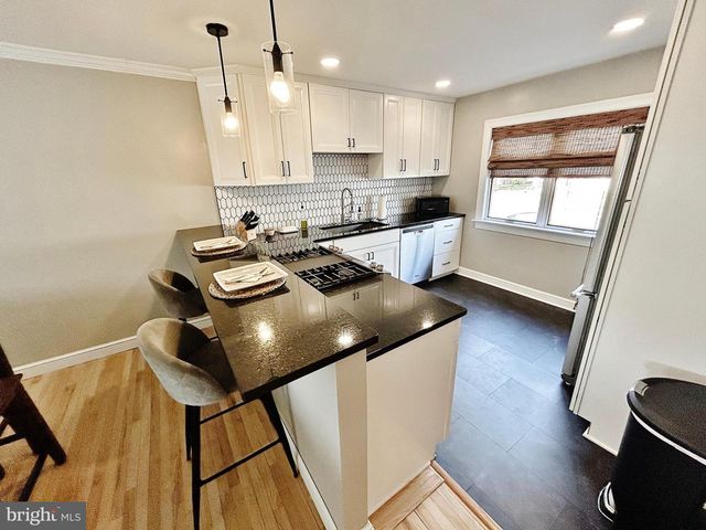 837 FOUNTAIN AVE, Lancaster, PA 17601