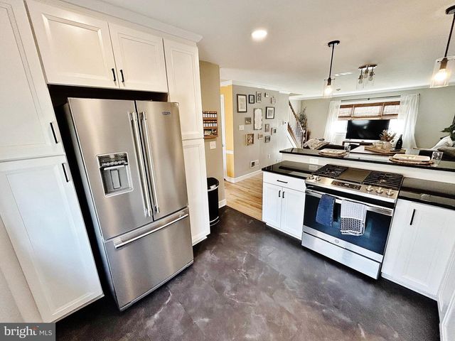 837 FOUNTAIN AVE, Lancaster, PA 17601