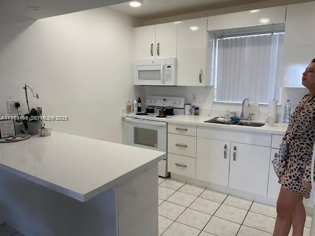 201 178th Dr 533, Sunny Isles Beach, FL 33160