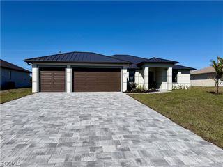 106 NE 8th PL, Cape Coral, FL 33993