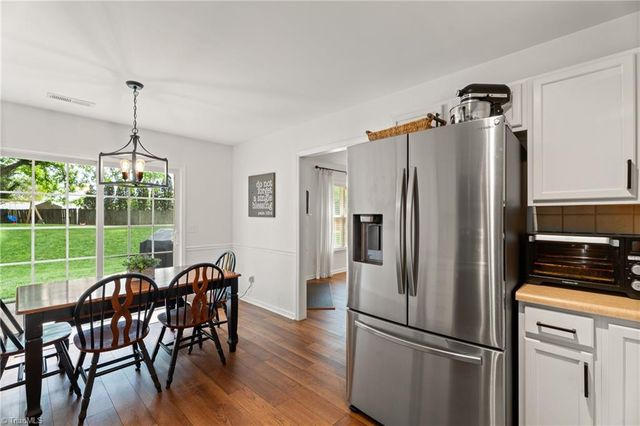2446 Somerset Place Drive, Winston-salem, NC 27103