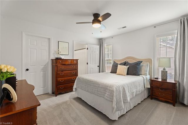 2446 Somerset Place Drive, Winston-salem, NC 27103