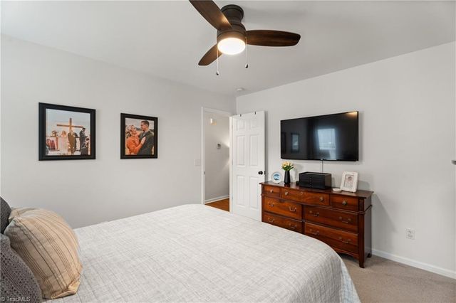 2446 Somerset Place Drive, Winston-salem, NC 27103