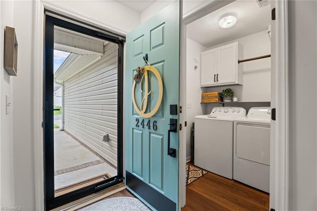 2446 Somerset Place Drive, Winston-salem, NC 27103