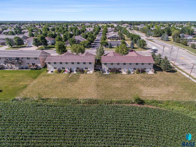 3503 W 93rd St Street, Sioux Falls, SD 57108