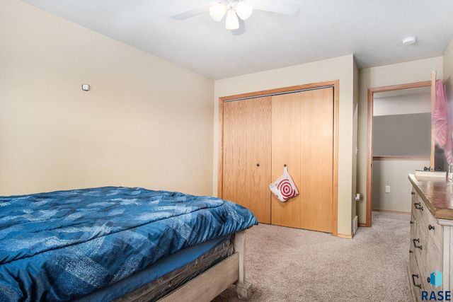 3503 W 93rd St Street, Sioux Falls, SD 57108