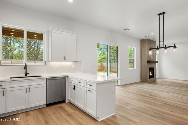 317 N VALERIAN Lane, Flagstaff, AZ 86004