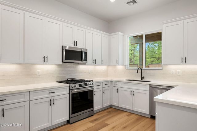 317 N VALERIAN Lane, Flagstaff, AZ 86004