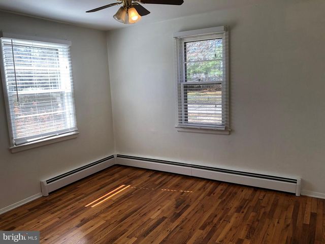 1114 BURTON ST, Woodbridge, VA 22191
