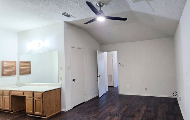 2224 Limestone Lane, Garland, TX 75040