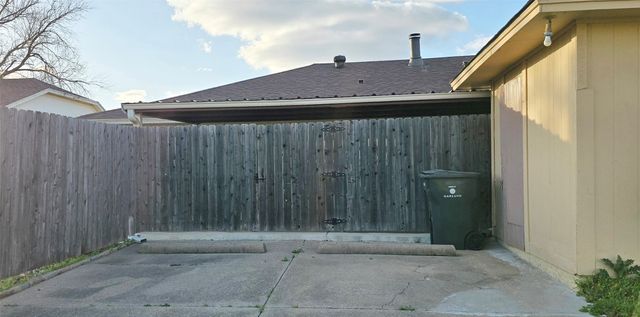 2224 Limestone Lane, Garland, TX 75040
