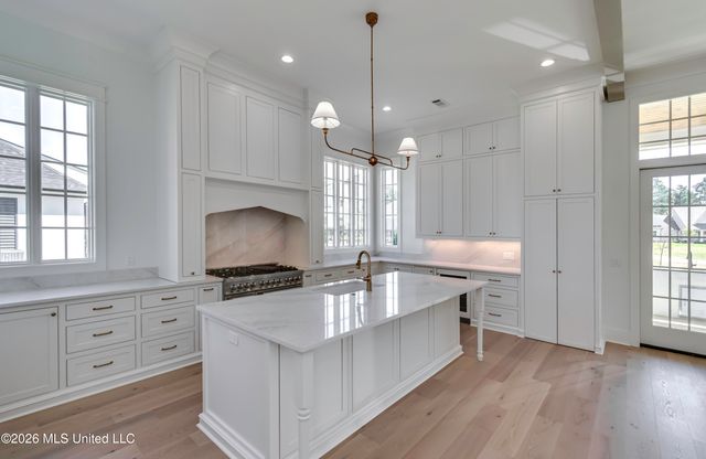 103 Lamour Point, Madison, MS 39110