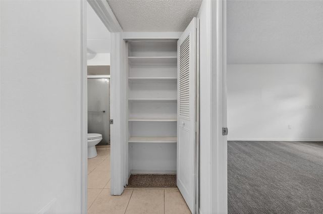 5800 HOLLYWOOD BOULEVARD 112, Sarasota, FL 34231
