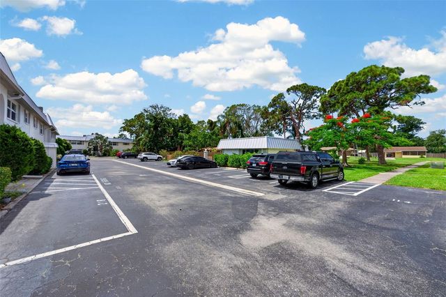 5800 HOLLYWOOD BOULEVARD 112, Sarasota, FL 34231