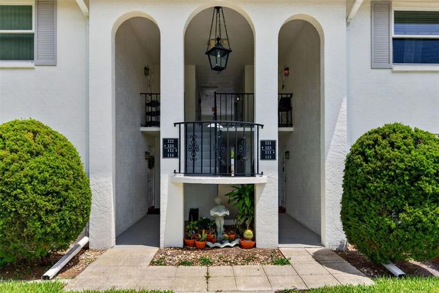 5800 HOLLYWOOD BOULEVARD 112, Sarasota, FL 34231