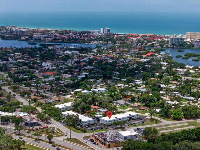 5800 HOLLYWOOD BOULEVARD 112, Sarasota, FL 34231