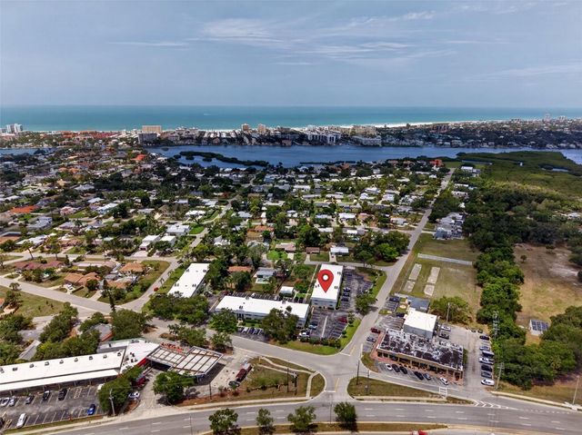 5800 HOLLYWOOD BOULEVARD 112, Sarasota, FL 34231
