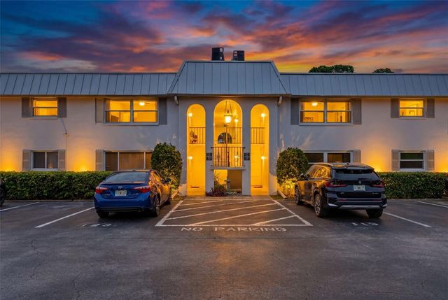 5800 HOLLYWOOD BOULEVARD 112, Sarasota, FL 34231