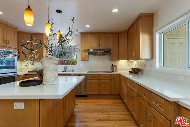 5044 Varna Avenue, Sherman Oaks, CA 91423